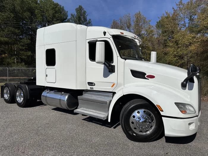 2022 Peterbilt 579 in Nashville, TN — photo 10
