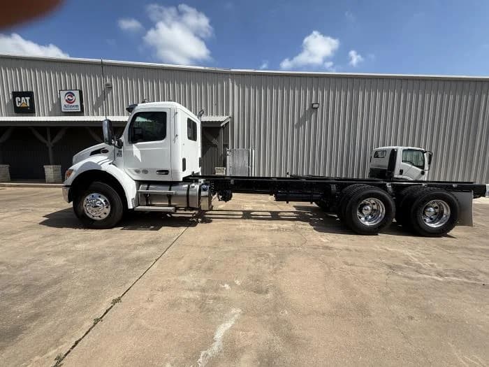 2026 Peterbilt 548 in Sealy, TX — photo 8