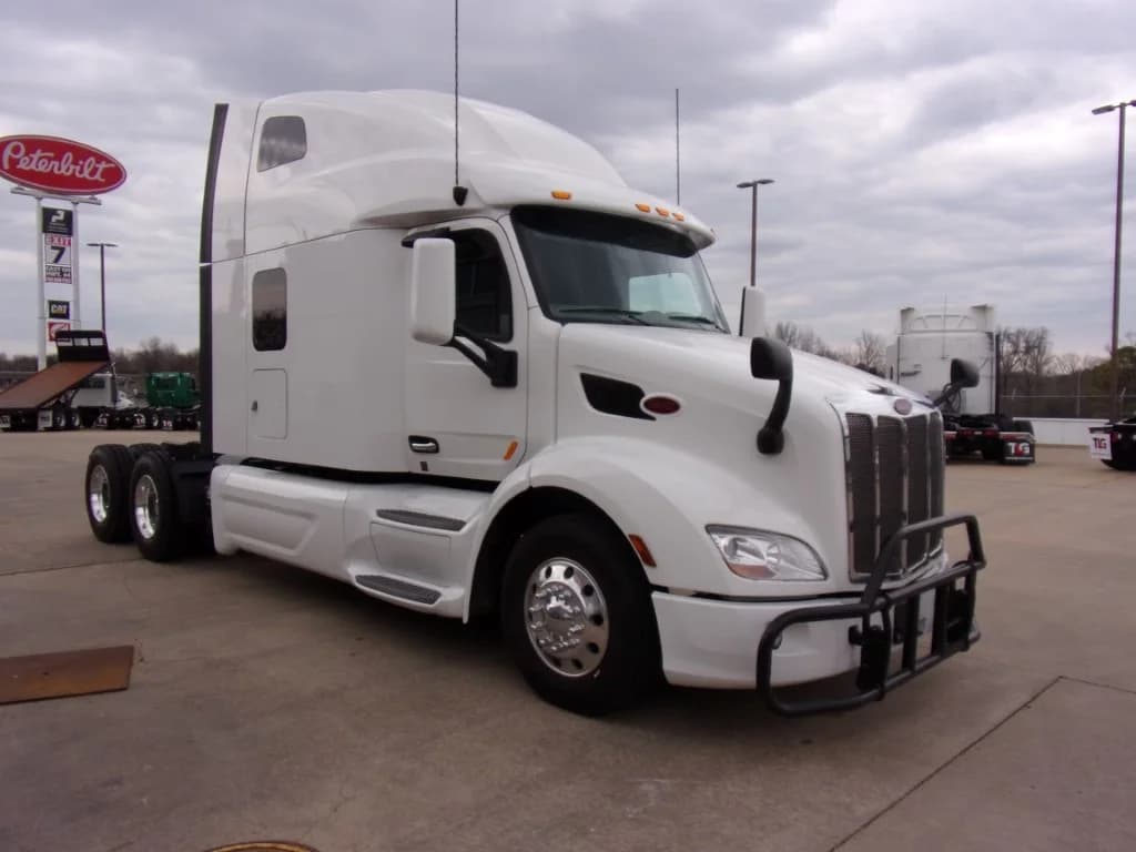 2021 Peterbilt 579 in Fort Smith, AR — photo 3