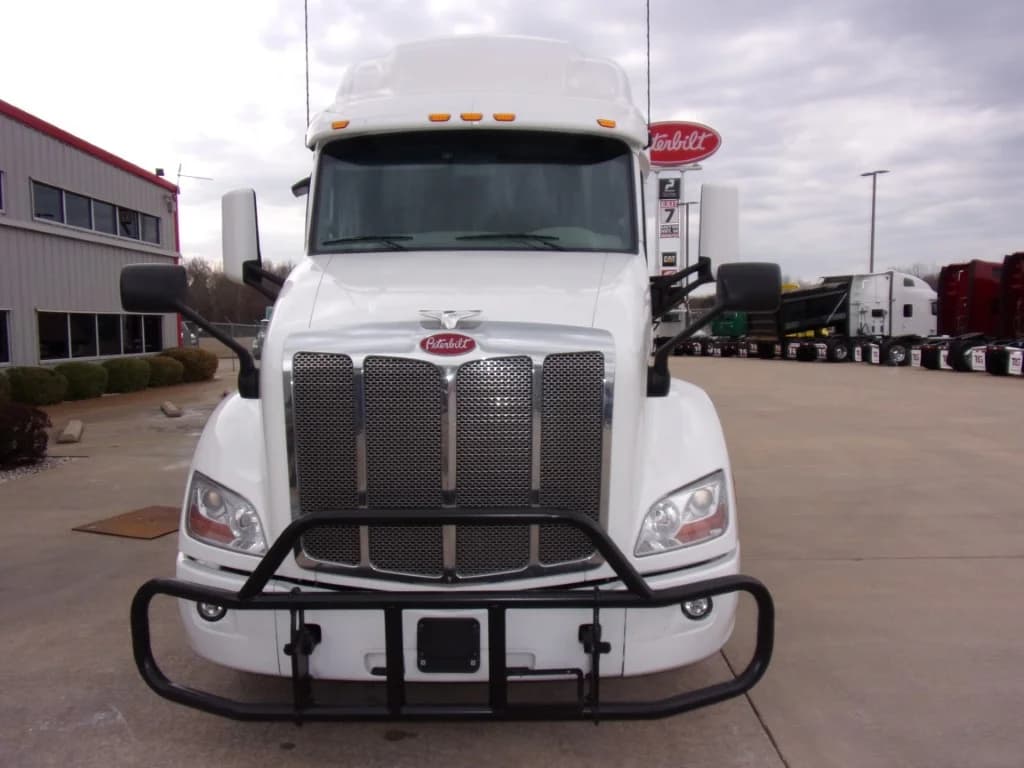 2021 Peterbilt 579 in Fort Smith, AR — photo 2