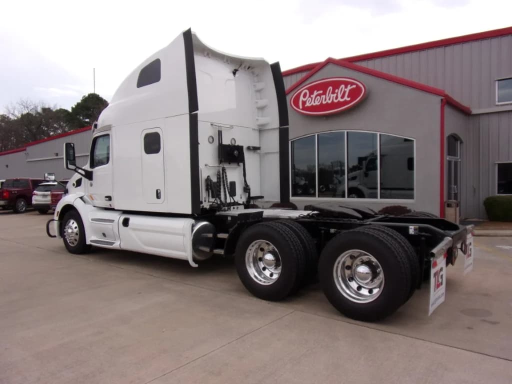 2021 Peterbilt 579 in Fort Smith, AR — photo 9