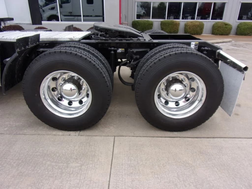 2021 Peterbilt 579 in Fort Smith, AR — photo 10