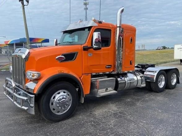 2025 Peterbilt 567 in Lima, OH — photo 2