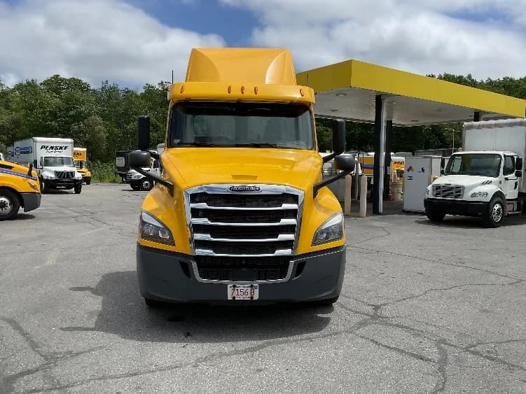 2019 Freightliner Cascadia in New Bedford, MA — photo 2