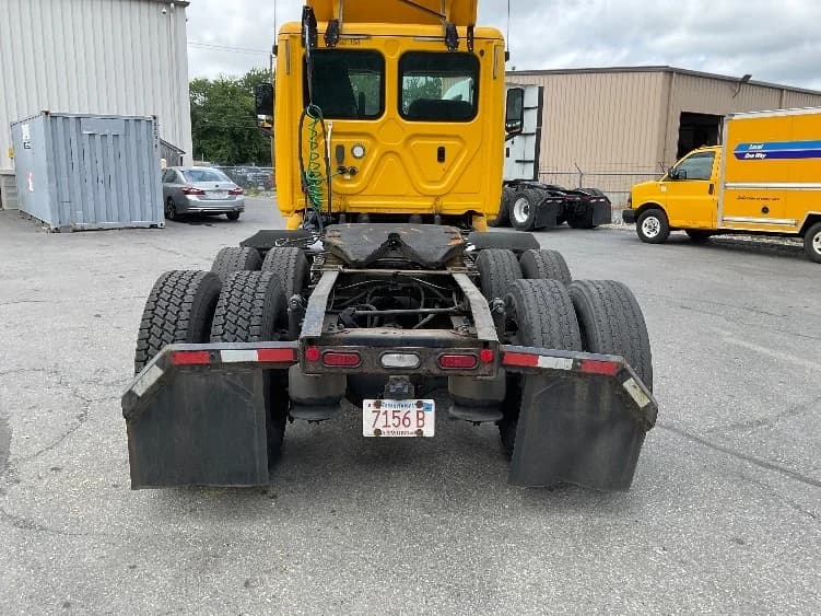 2019 Freightliner Cascadia in New Bedford, MA — photo 6