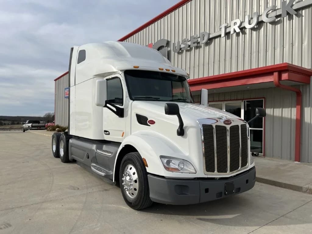 2021 Peterbilt 579 in Springfield, MO — photo 4