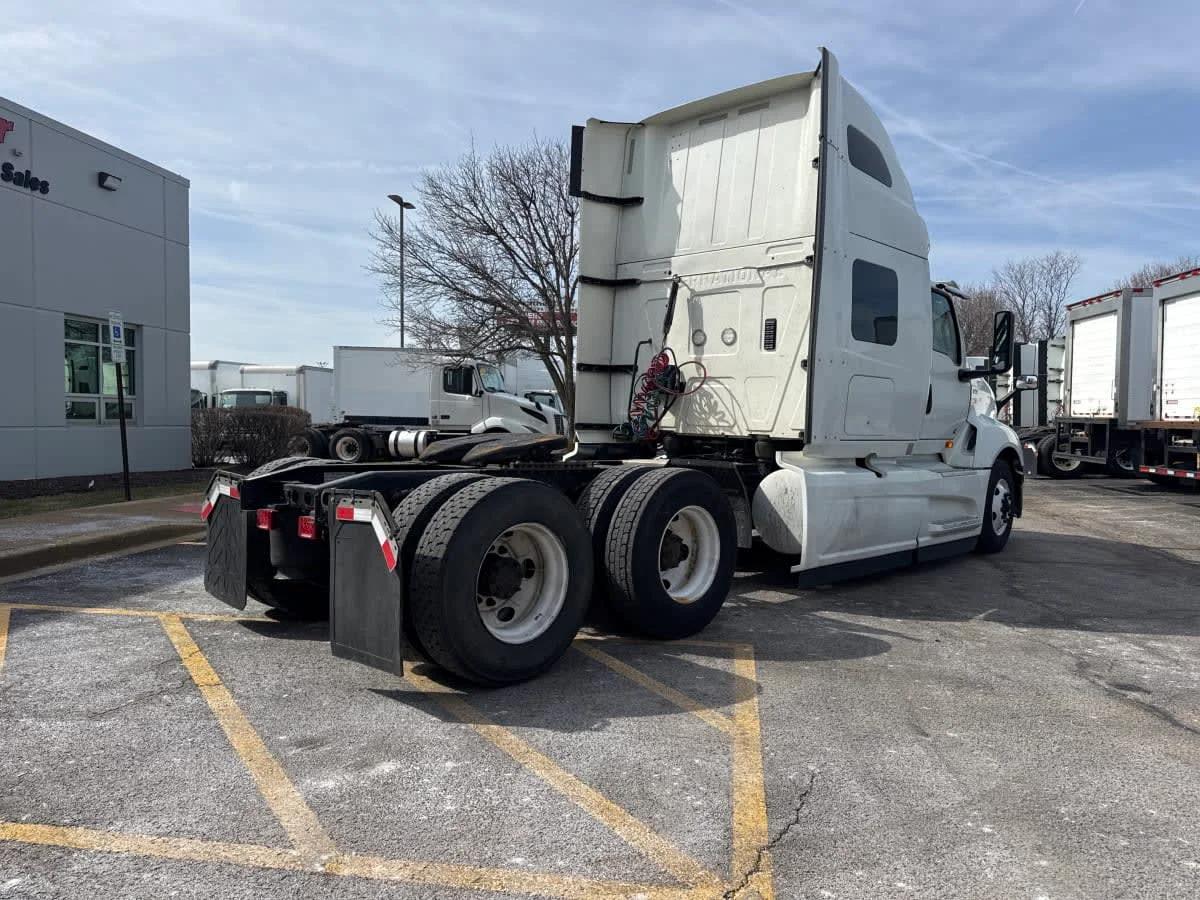 2020 International LT in Bolingbrook, IL — photo 4