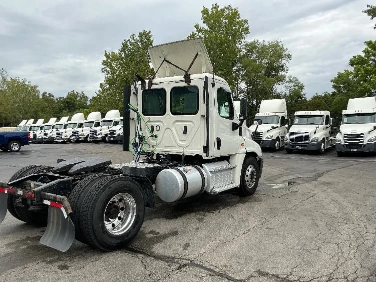 2019 Freightliner Cascadia in Piqua, OH — photo 7