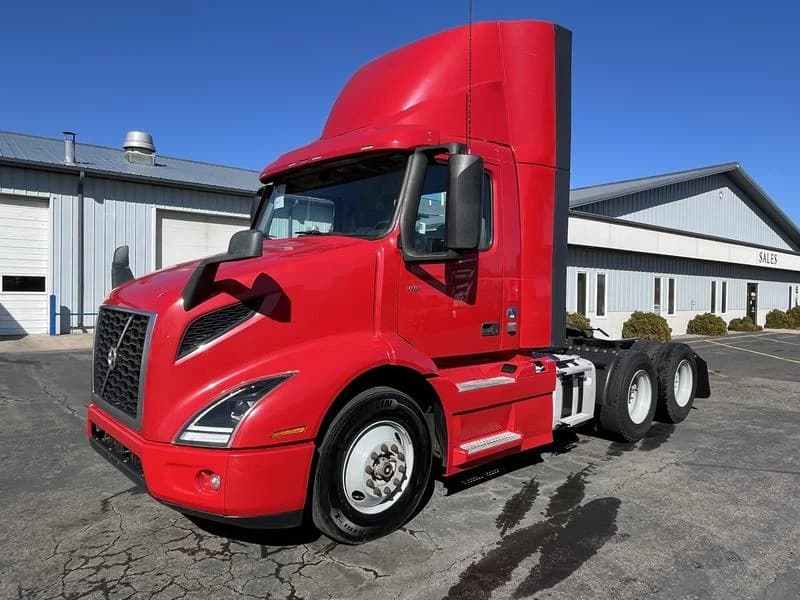 2020 Volvo VNR 640