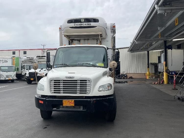 2019 Freightliner M2 106 in Fontana, CA — photo 2