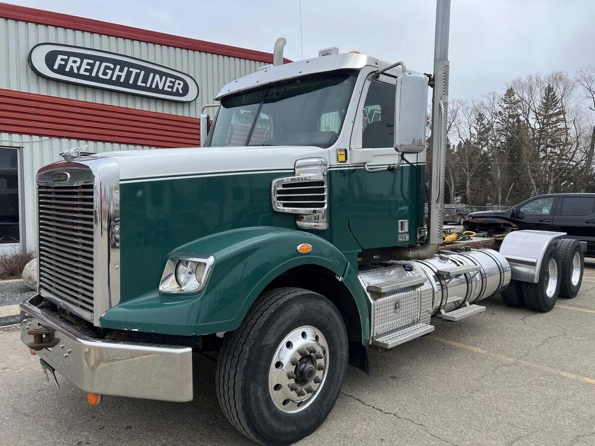 2019 Freightliner 122SD