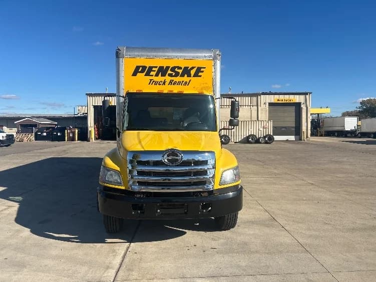 2020 Hino 338 in Roseville, MN — photo 2