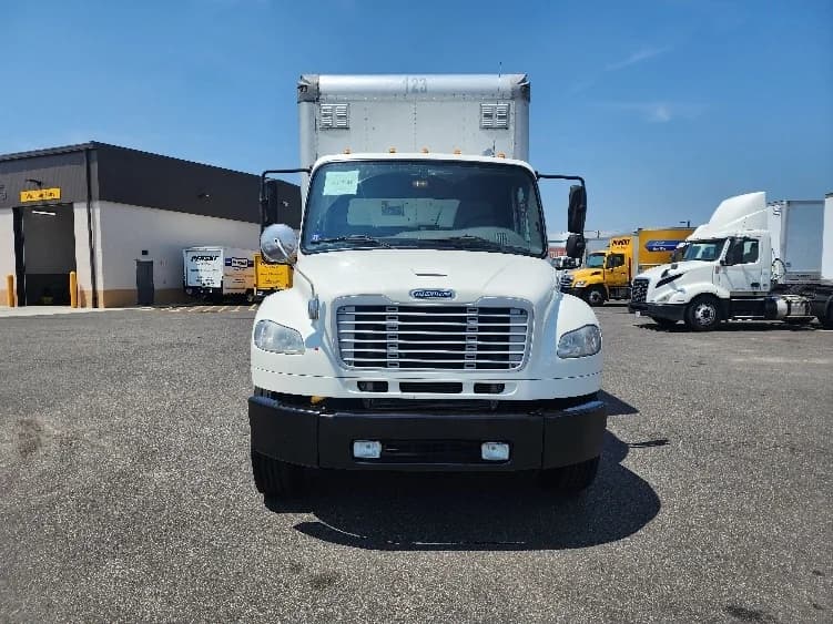 2018 Freightliner M2 106 in Linden, NJ — photo 2