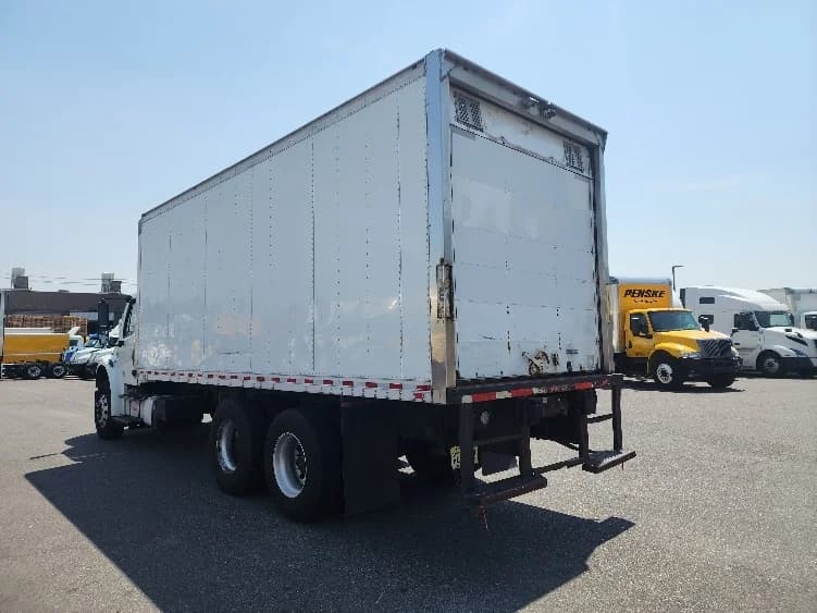 2018 Freightliner M2 106 in Linden, NJ — photo 6