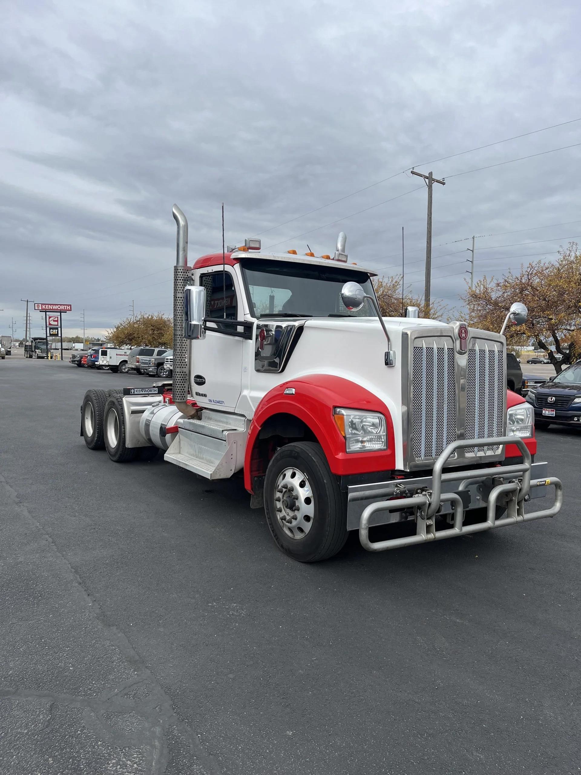 2024 Kenworth W990 in Pocatello, ID, ID — photo 2