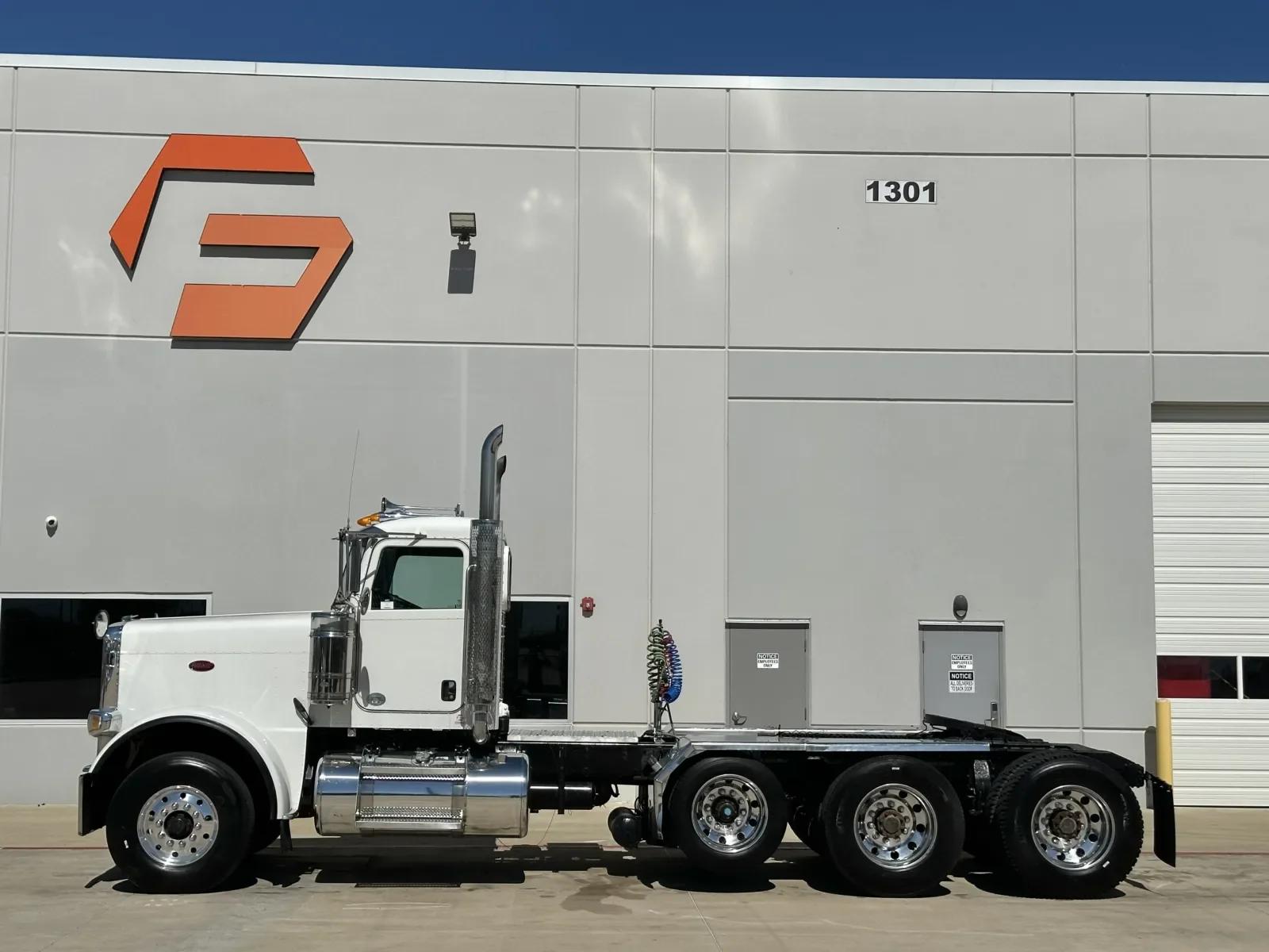 2019 Peterbilt 389 in Hutchins, TX — photo 4
