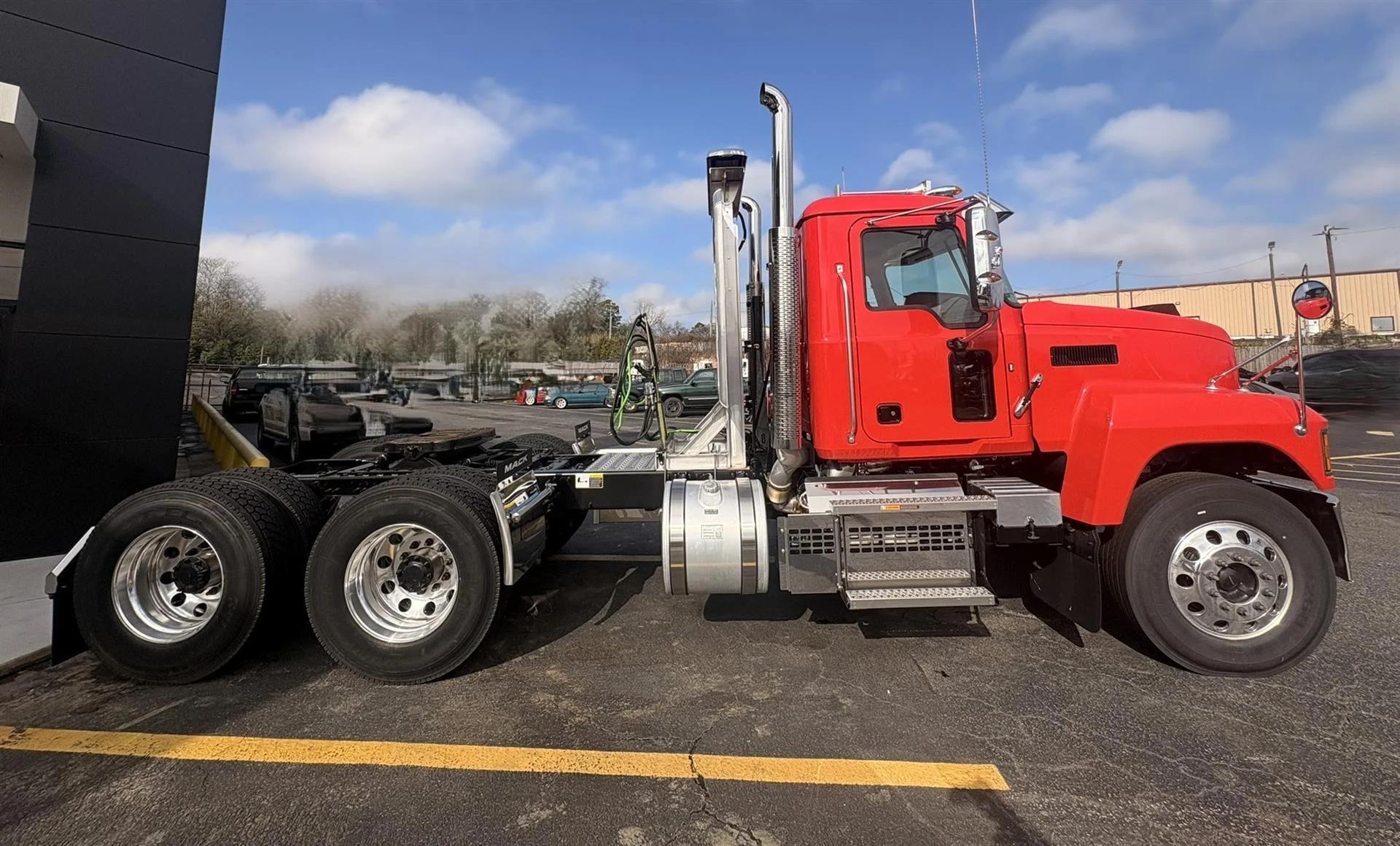 2026 Mack Pinnacle in Macon, GA — photo 3