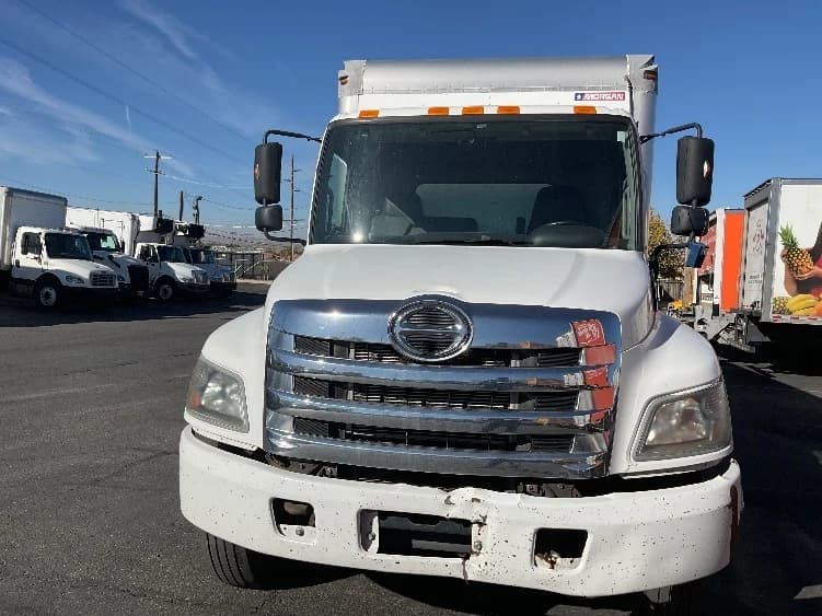2017 Hino 268 in Albuquerque, NM — photo 2