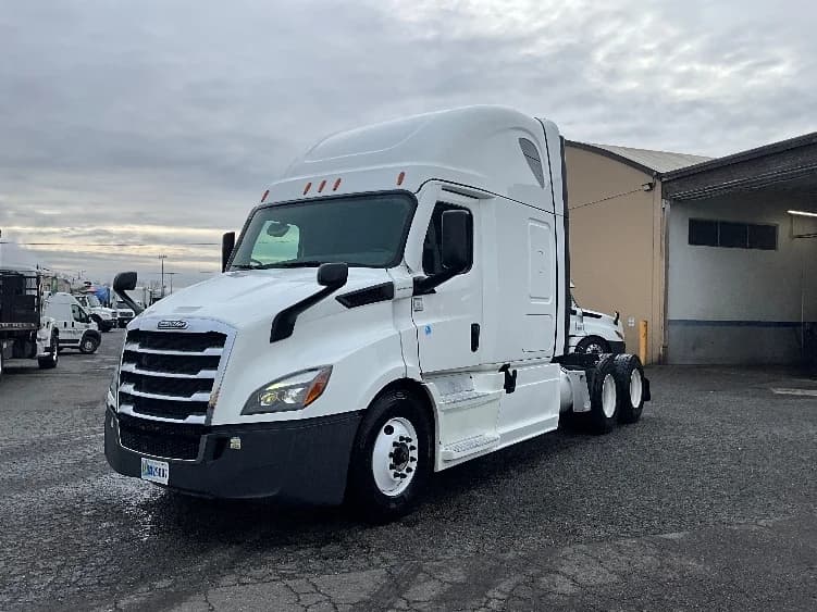 2023 Freightliner Cascadia in Lacey, WA — photo 3