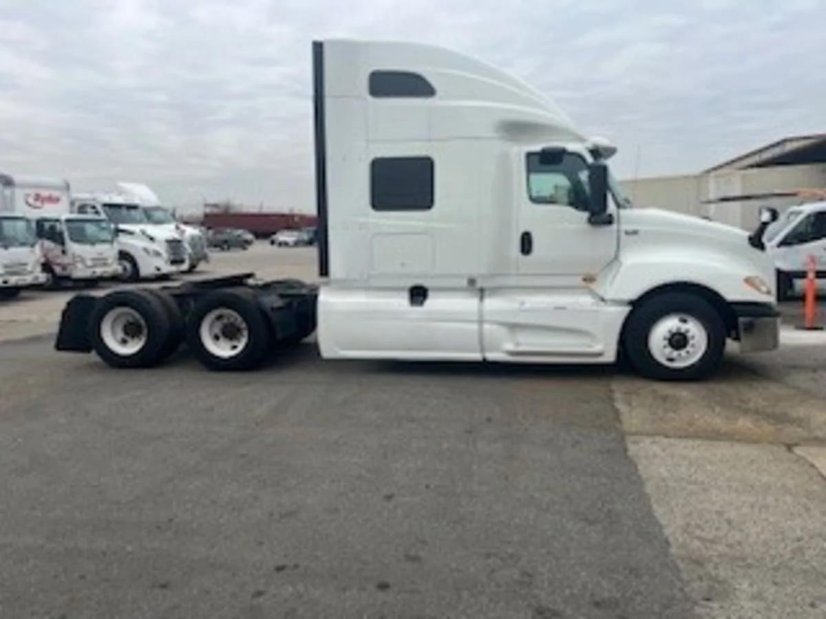 2020 International LT in Newark, NJ — photo 11