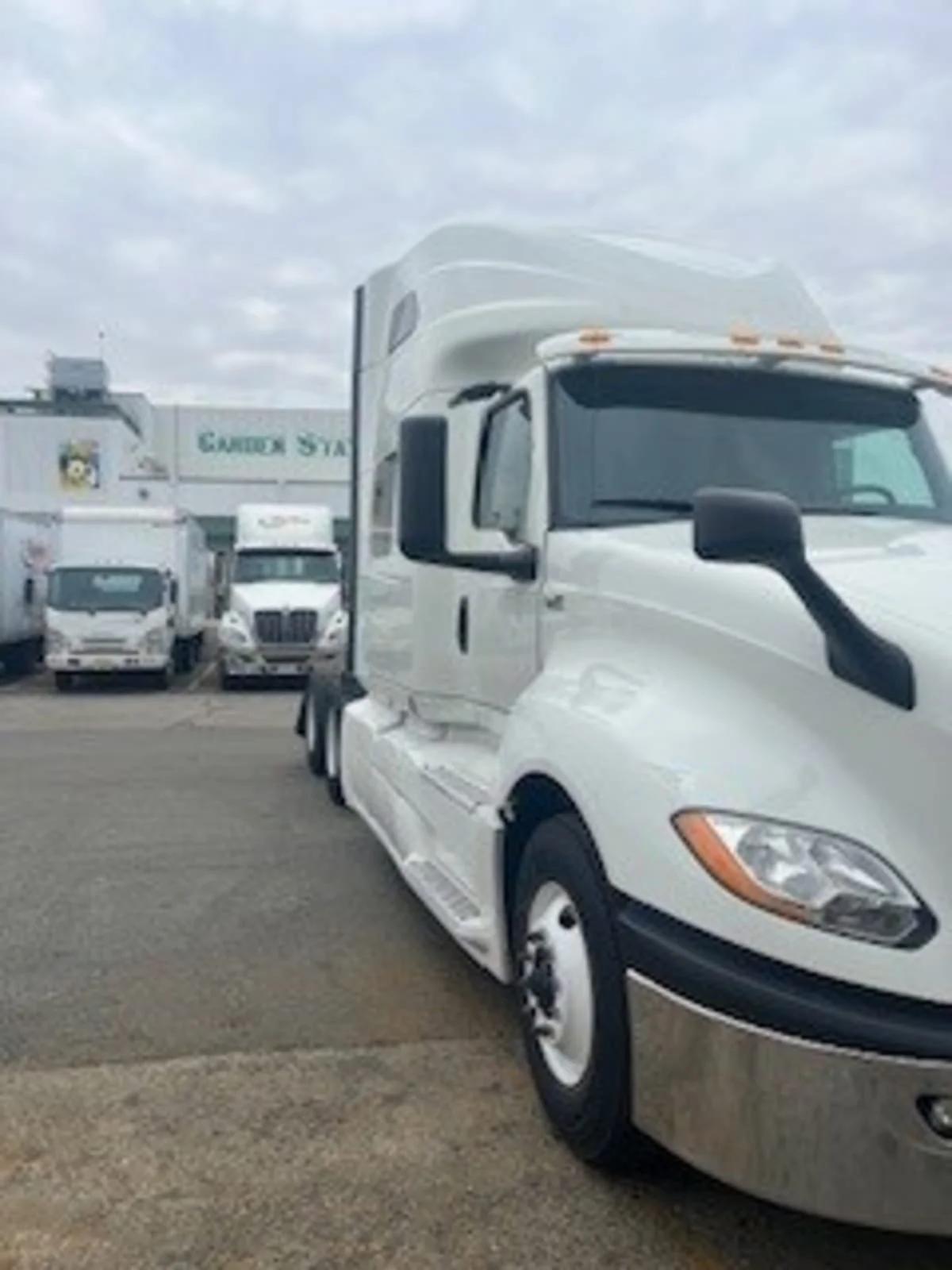 2020 International LT in Newark, NJ — photo 3