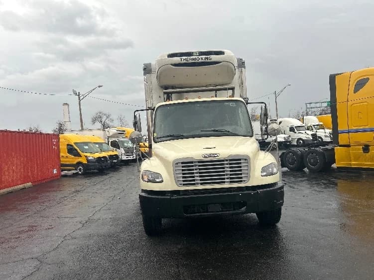 2020 Freightliner M2 106 in Baltimore, MD — photo 2