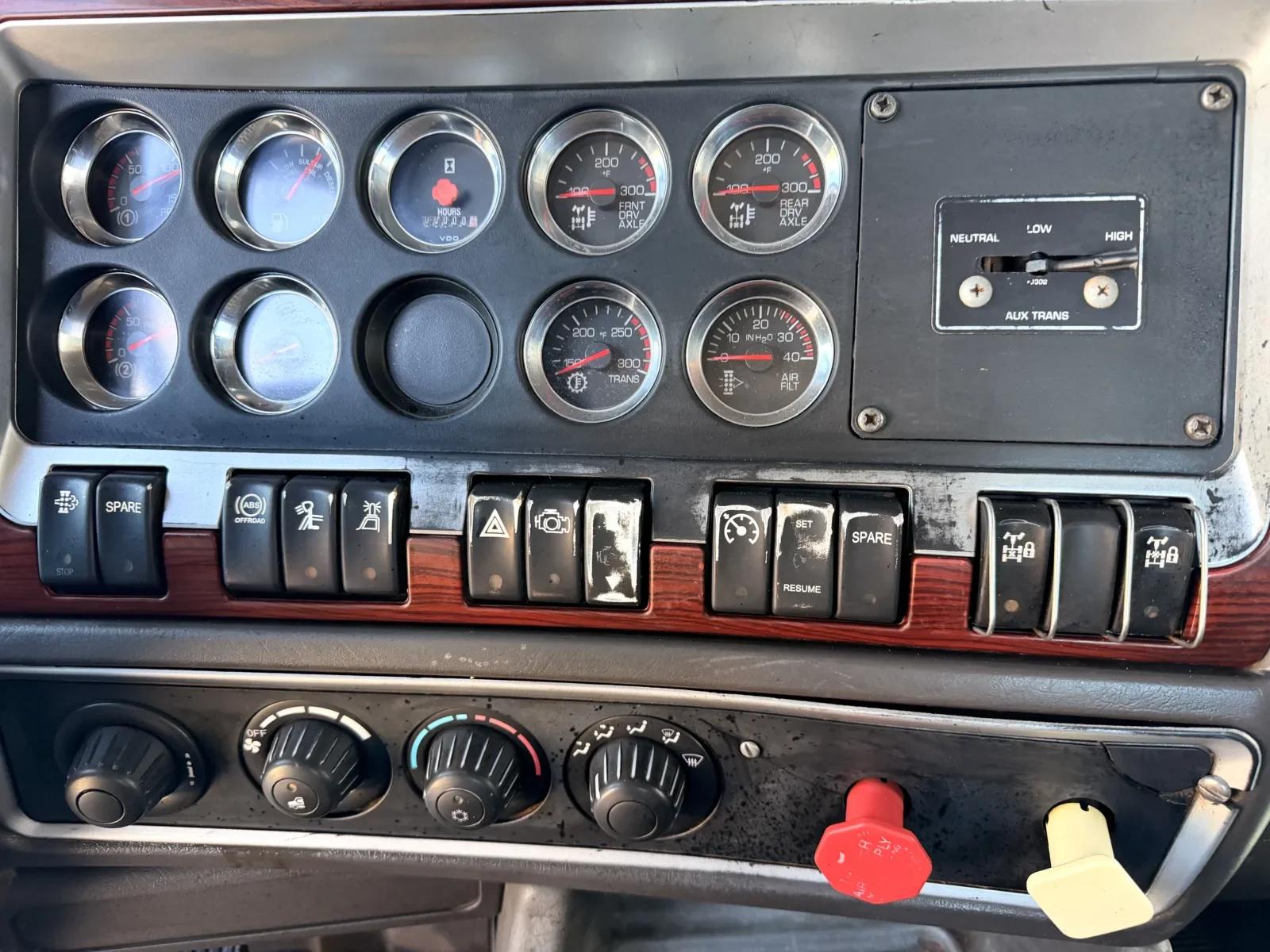 2009 Kenworth T800 in Greer, SC — photo 18