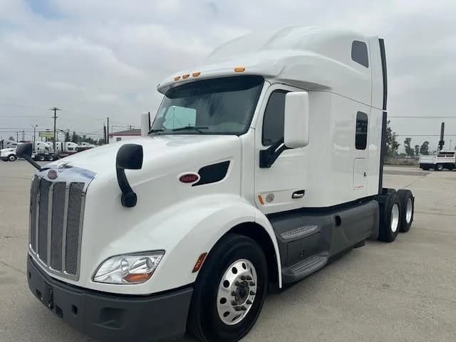 2021 Peterbilt 579 in Fontana, CA — photo 13