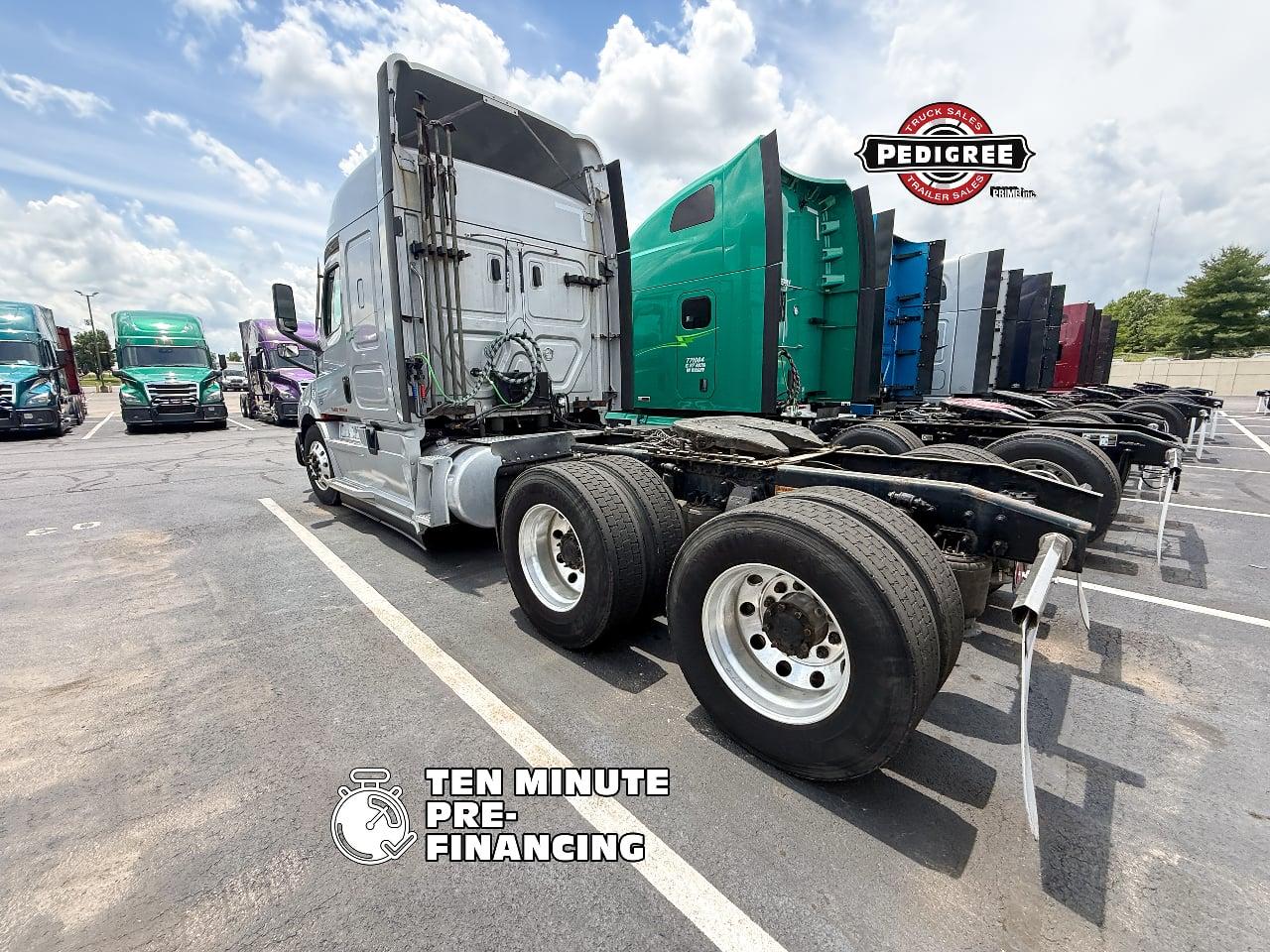 2023 Freightliner in Springfield, MO — photo 2