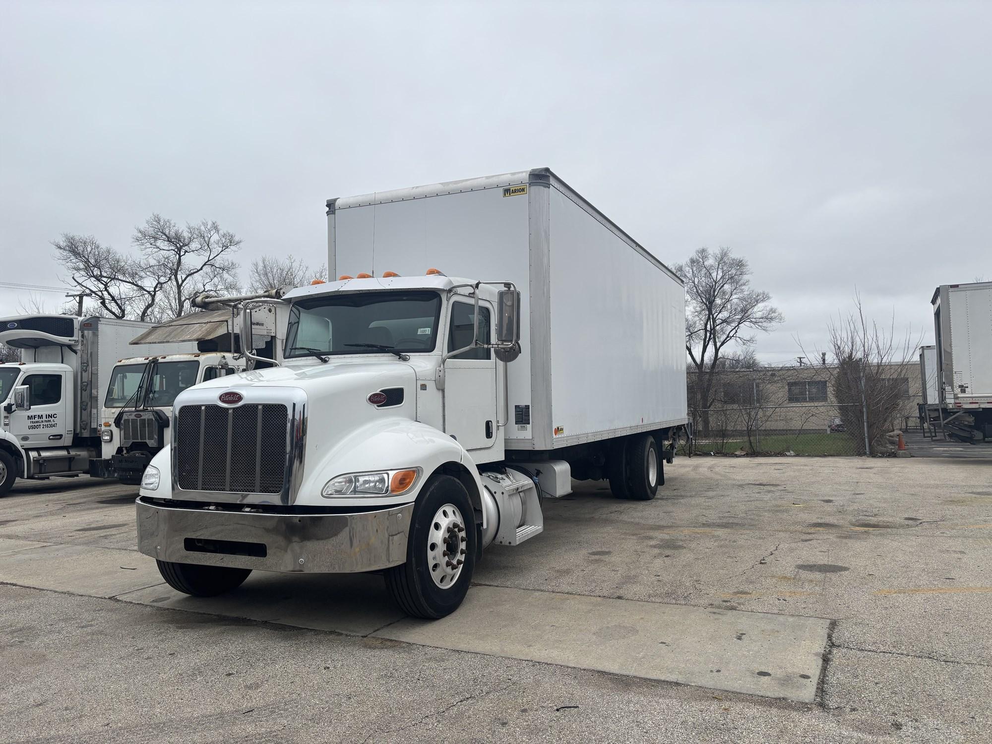 2019 Peterbilt 337 in Bolingbrook — photo 2