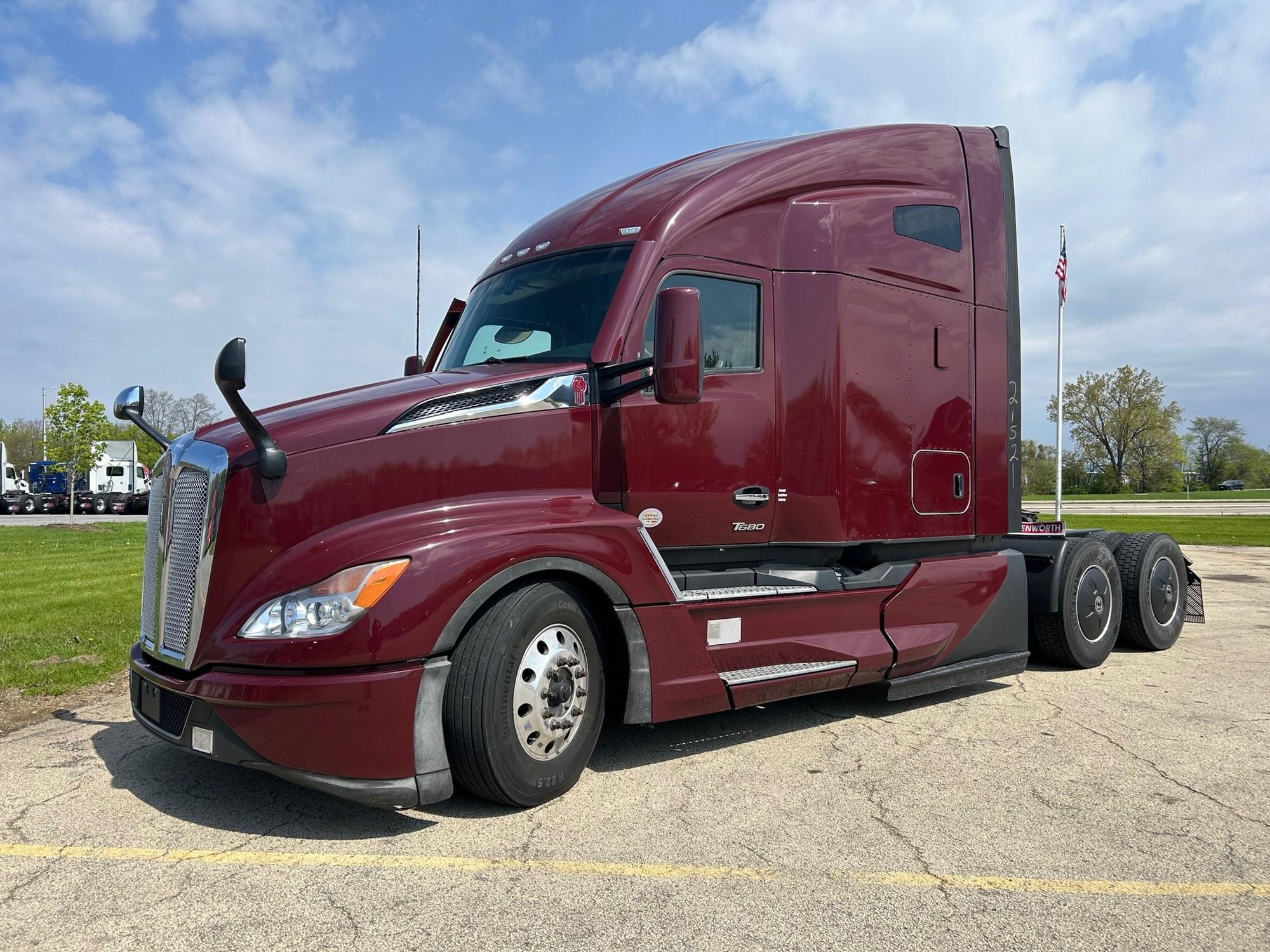 2022 Kenworth T680 in Rockford — photo 2