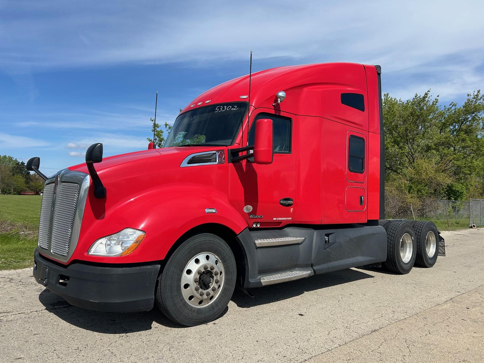 2022 Kenworth T680 in Rockford — photo 2