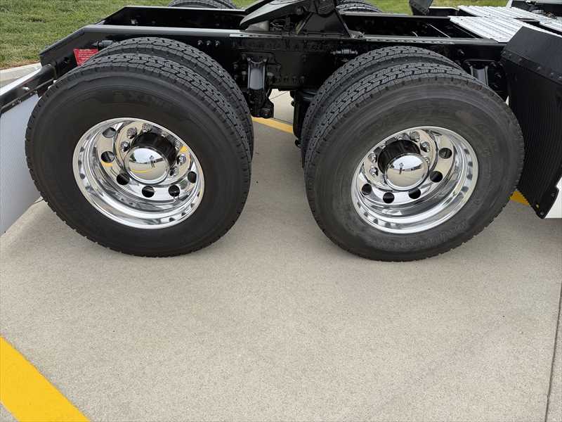 2021 Volvo in Springfield, MO — photo 5