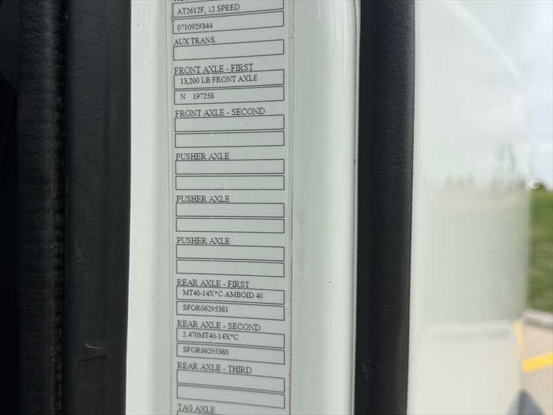 2021 Volvo in Springfield, MO — photo 10