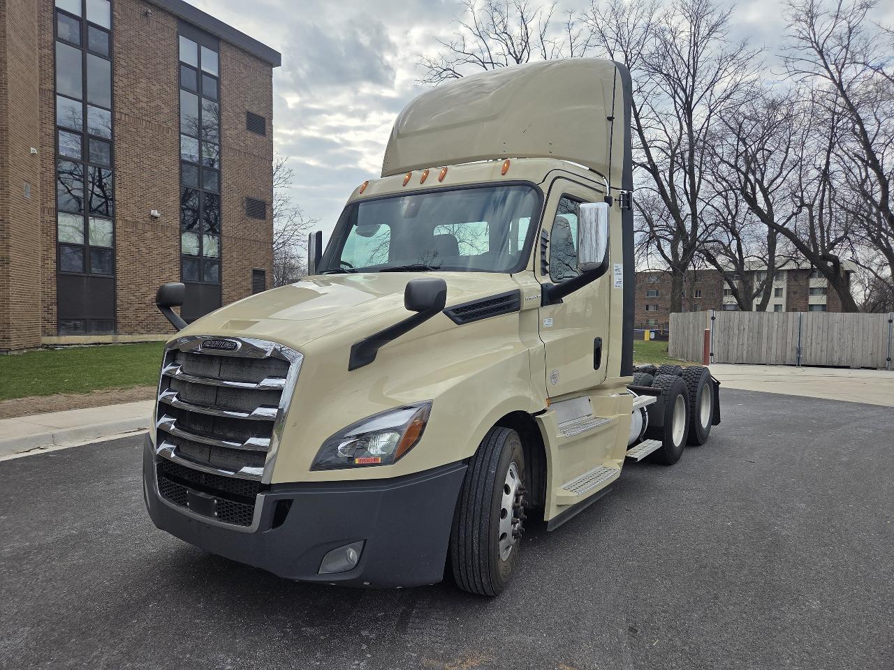 2020 Freightliner in York Street Elmhurst, IL — photo 5