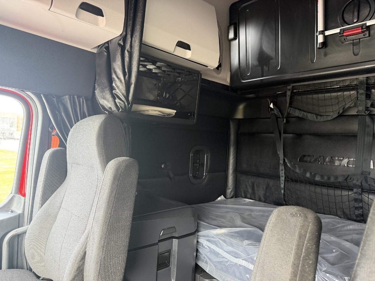 2023 Freightliner Cascadia in York Street Elmhurst, IL — photo 10