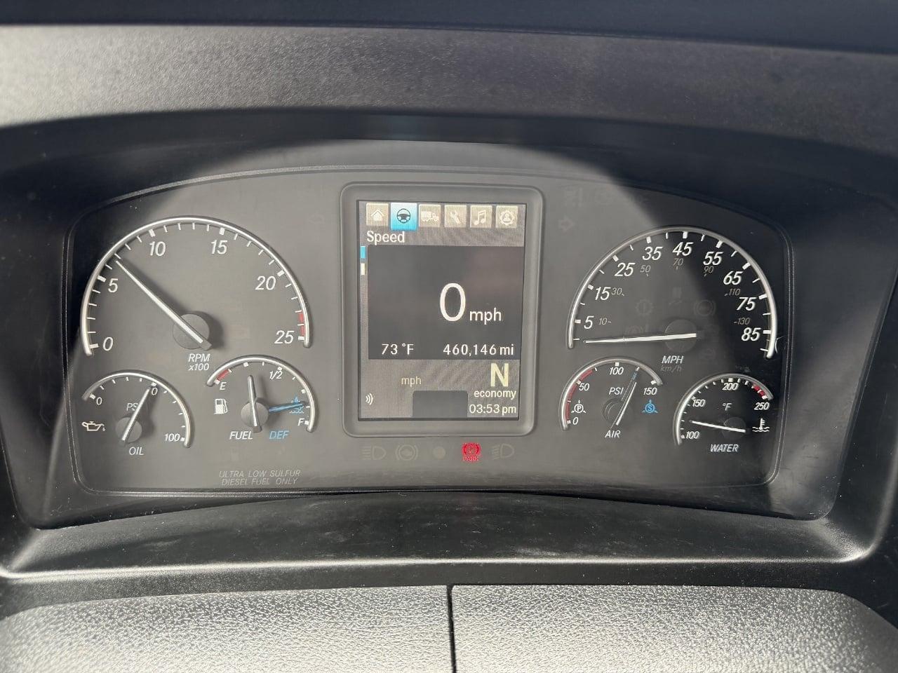 2023 Freightliner Cascadia in Frontage Road Shorewood, IL — photo 11