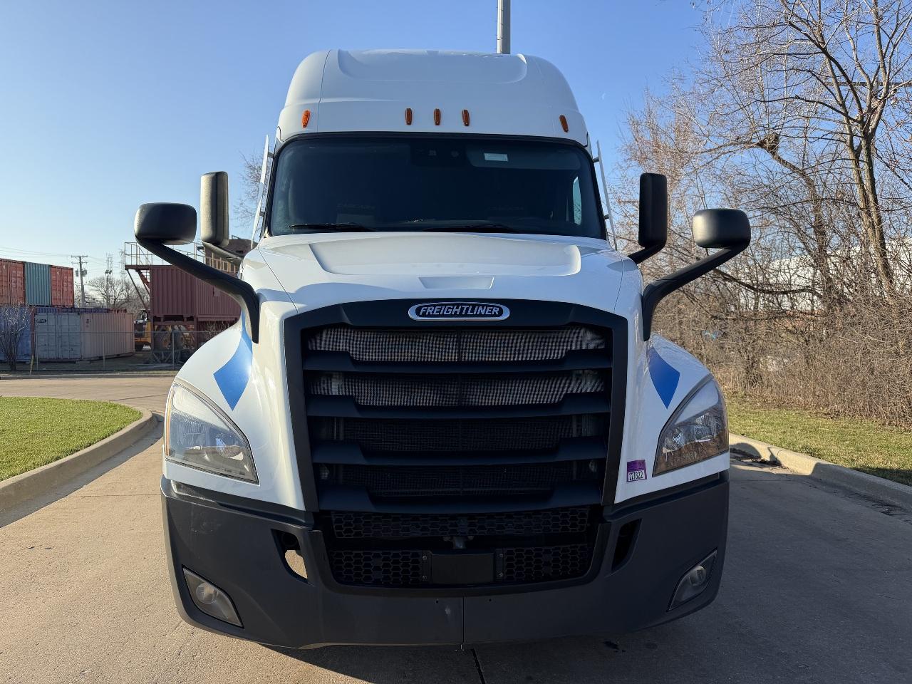 2022 Freightliner Cascadia in York Street Elmhurst, IL — photo 2