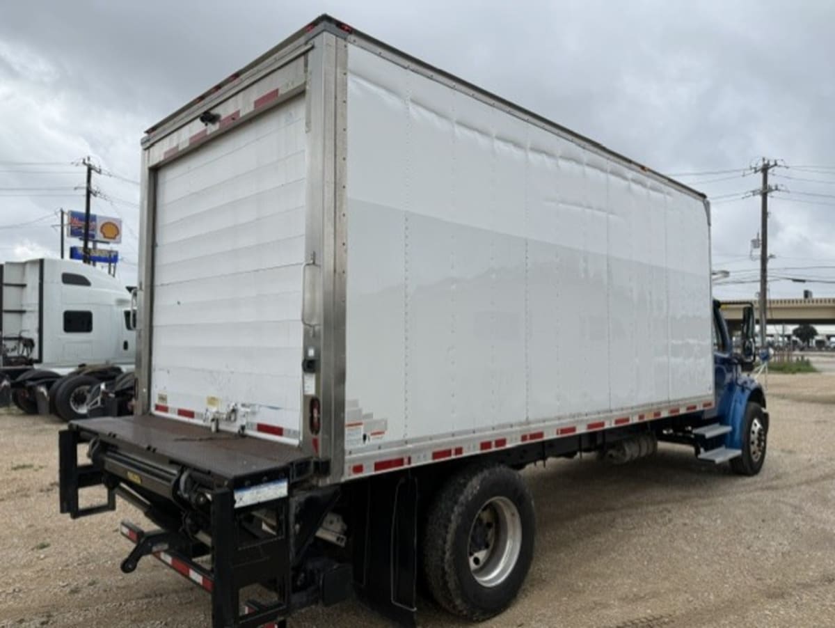 2021 Freightliner M2 106 in Converse, TX — photo 4