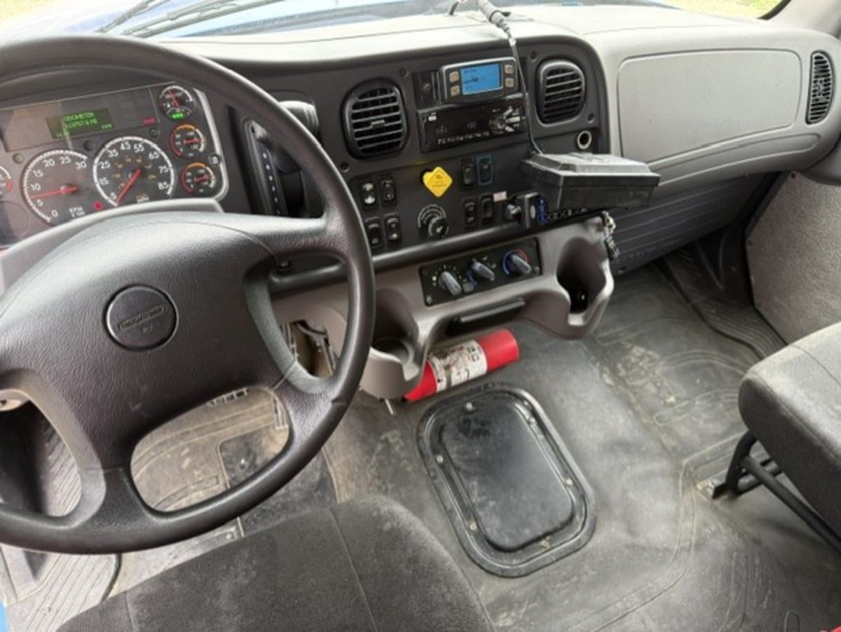 2021 Freightliner M2 106 in Converse, TX — photo 8