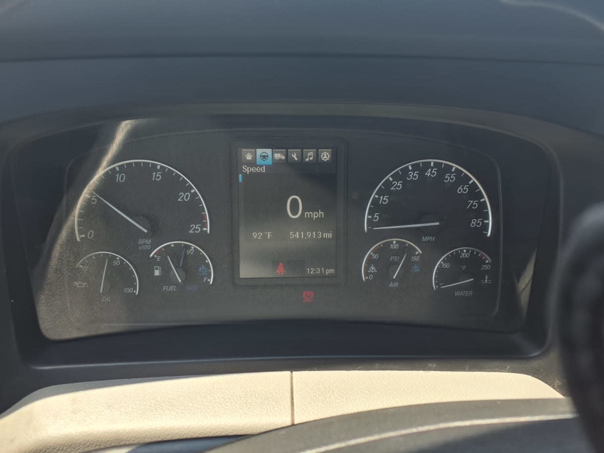 2021 Freightliner Cascadia in Taylor, MI — photo 9