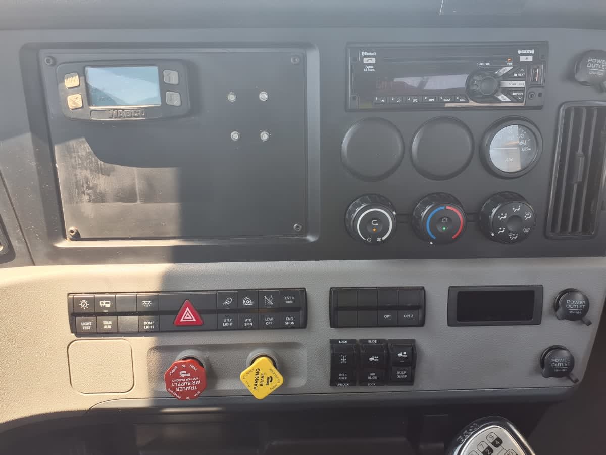 2021 Freightliner Cascadia in Taylor, MI — photo 10