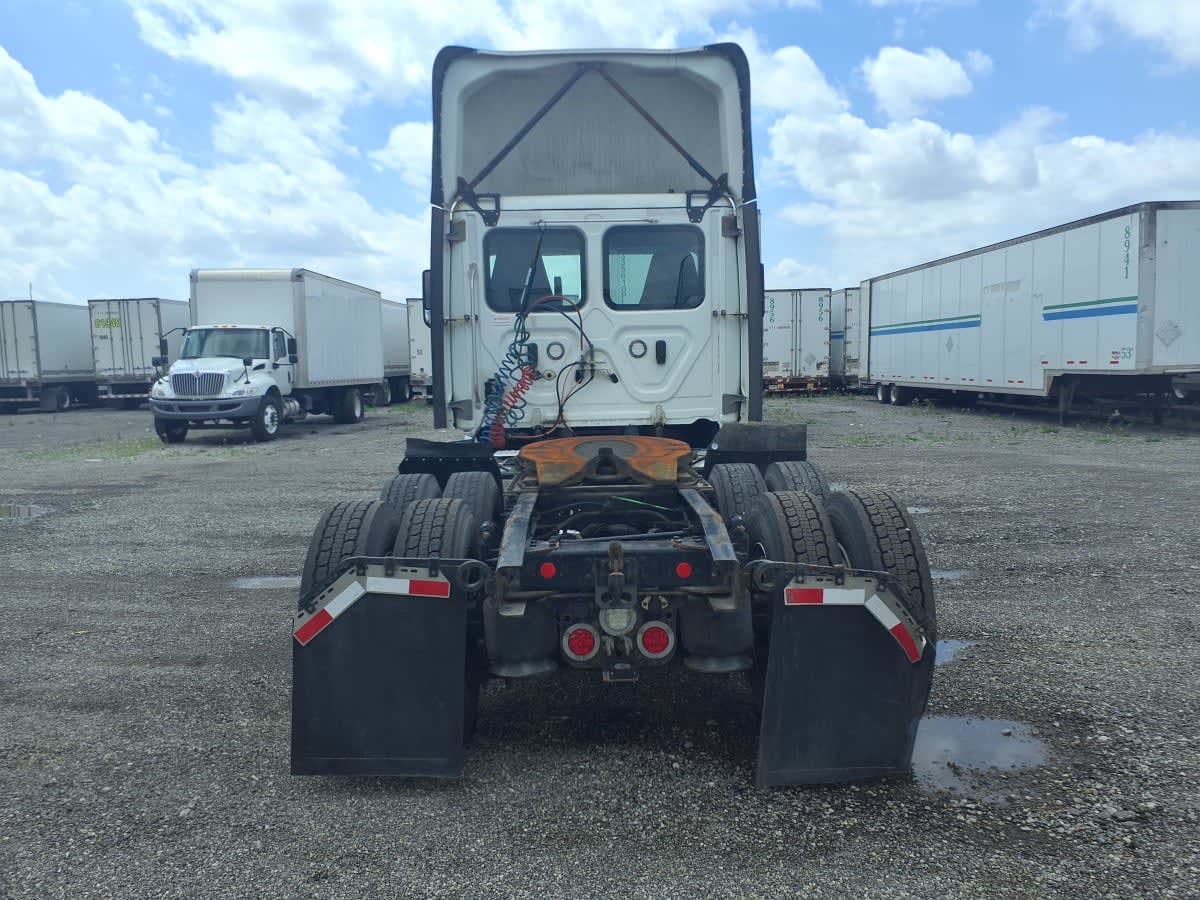 2021 Freightliner Cascadia in Taylor, MI — photo 5