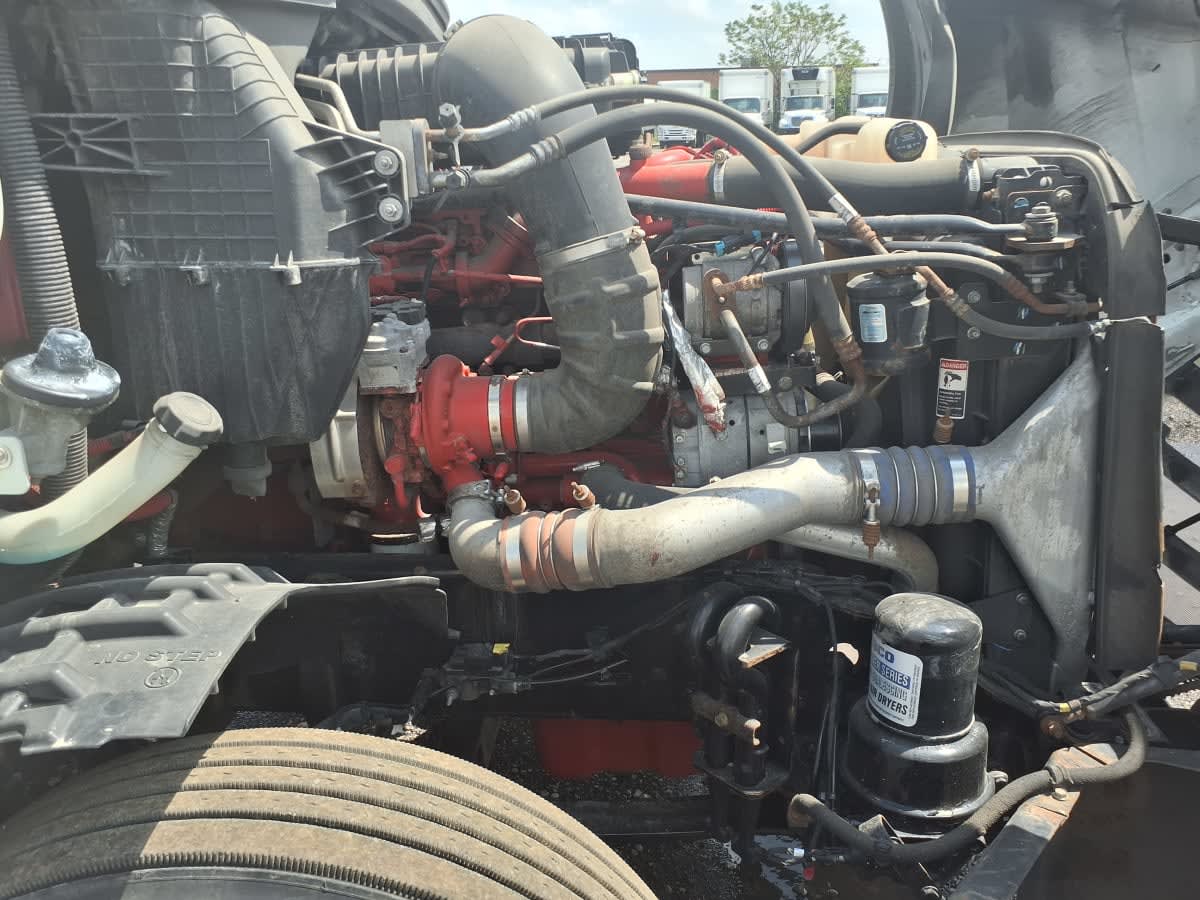 2021 Freightliner Cascadia in Taylor, MI — photo 13