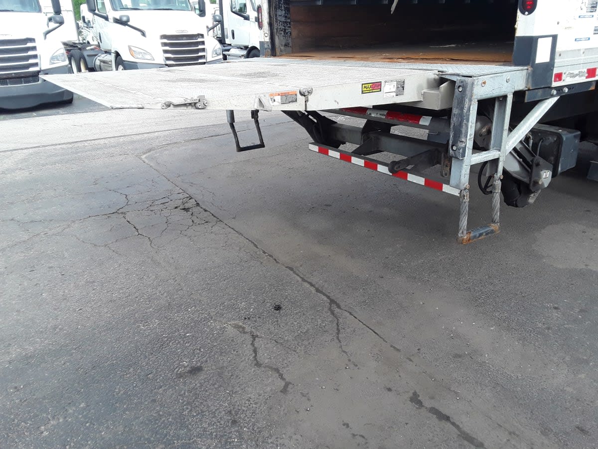 2021 Freightliner M2 106 in Hilliard, OH — photo 10