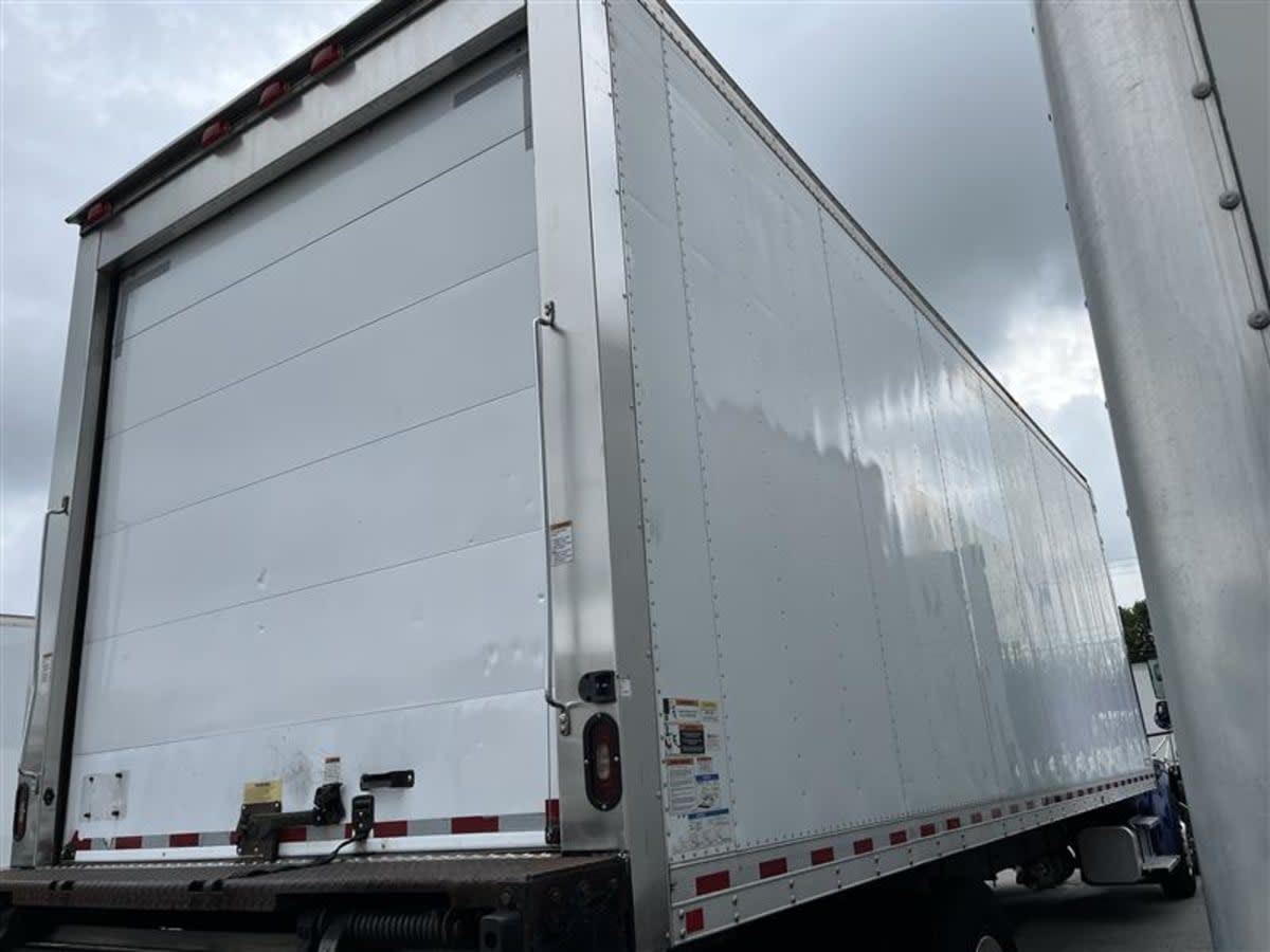 2018 Freightliner M2 106 in Beltsville, MD — photo 4