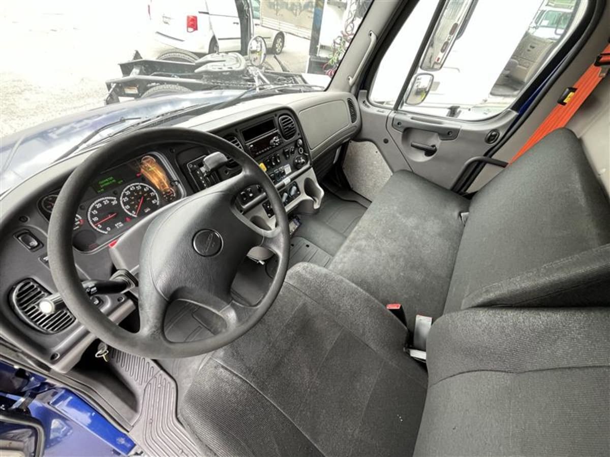 2018 Freightliner M2 106 in Beltsville, MD — photo 8