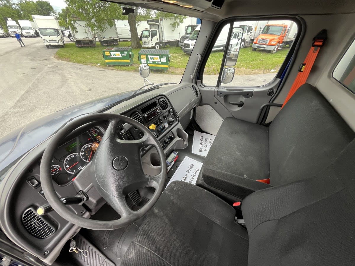 2018 Freightliner M2 106 in Beltsville, MD — photo 8