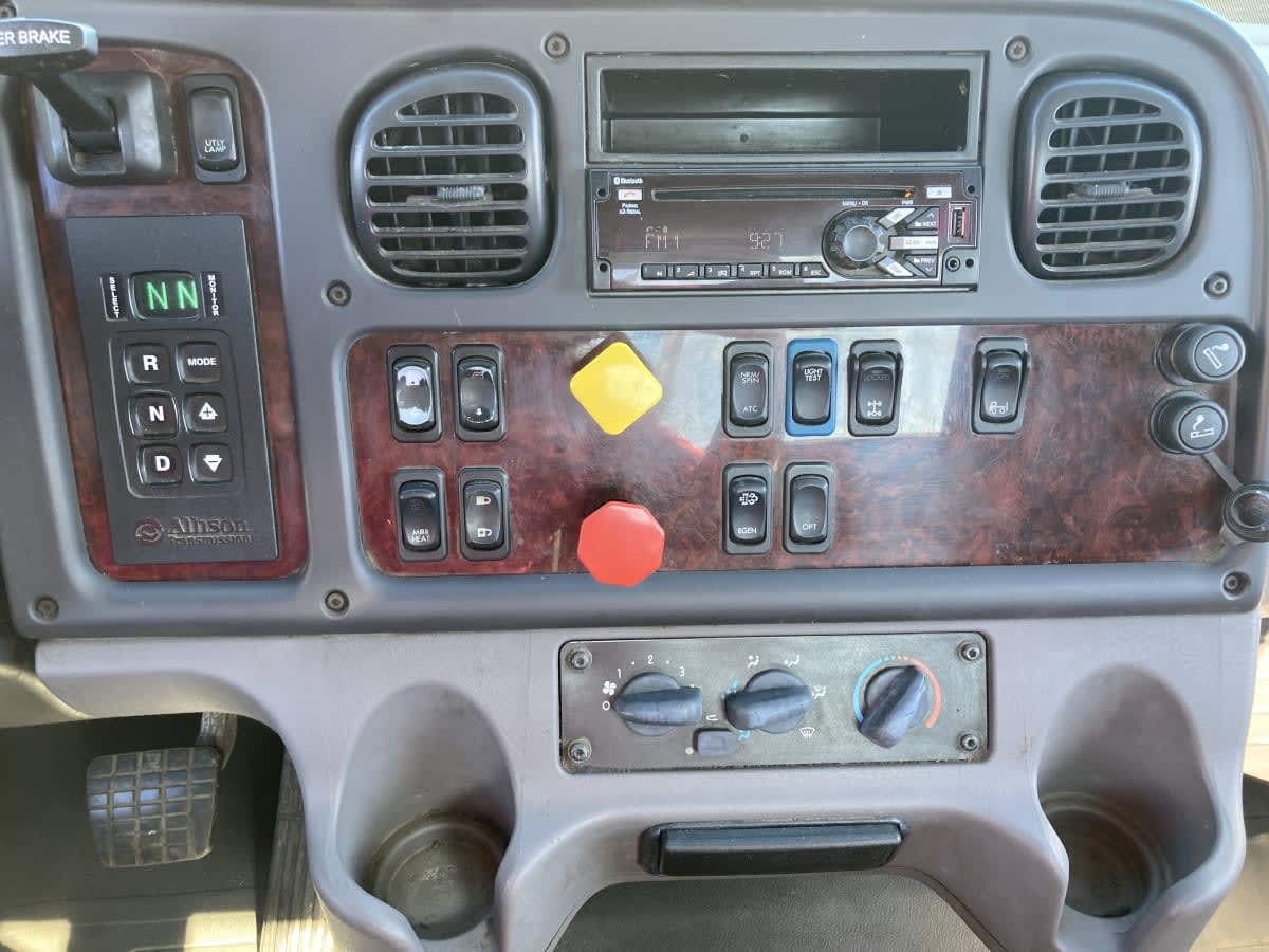 2018 Freightliner M2 106 in Springfield, MA — photo 11