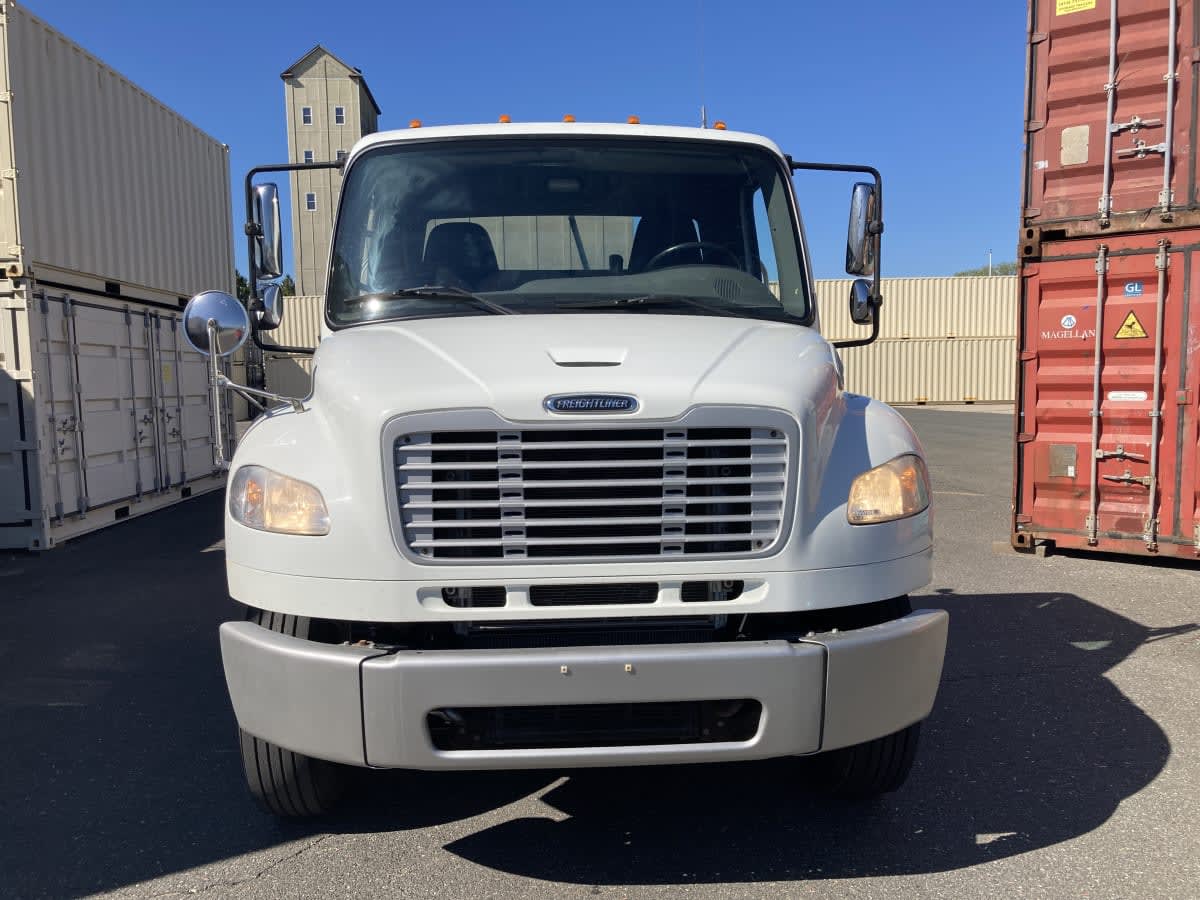 2018 Freightliner M2 106 in Springfield, MA — photo 2